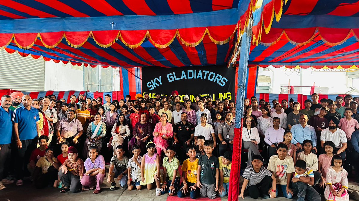 VajraCorps_IA's tweet photo. "🎯 Igniting Young Minds!_ 🚀 
As part of the 1965 War Diamond Jubilee celebrations, #VajraADWarriors #Skygladiators inspired 150+ students in Jalandhar Cantt through interactive career counselling sessions. Honouring the valour of '65, we shape aspirations and build tomorrow's leaders today! 💪🇮🇳”

“🎯 युवा मस्तिष्कों में ऊर्जा का संचार! 🚀
1965 के युद्ध की हीरक जयंती के उपलक्ष्य में #VajraADWarriors और #SkyGladiators ने जालंधर कैंट में 150 से अधिक छात्रों को प्रेरित किया। इंटरैक्टिव करियर काउंसलिंग सत्रों के माध्यम से युवाओं की आकांक्षाओं को दिशा दी गई। ‘65 के शौर्य को नमन करते हुए, हम आज के सपनों को आकार देकर कल के नेताओं का निर्माण कर रहे हैं! 💪🇮🇳”

“🎯 ਨੌਜਵਾਨ ਮਨਾਂ ਵਿੱਚ ਜੋਸ਼ ਦੀ ਚਿੰਗਾਰੀ! 🚀
1965 ਦੇ ਯੁੱਧ ਦੀ ਹੀਰਕ ਜਯੰਤੀ ਸਮਾਰੋਹ ਦੇ ਹਿੱਸੇ ਵਜੋਂ, #VajraADWarriors ਅਤੇ #SkyGladiators ਨੇ ਜਲੰਧਰ ਕੈਂਟ ਵਿੱਚ 150 ਤੋਂ ਵੱਧ ਵਿਦਿਆਰਥੀਆਂ ਨੂੰ ਪ੍ਰੇਰਿਤ ਕੀਤਾ। ਇੰਟਰਐਕਟਿਵ ਕਰੀਅਰ ਕੌਂਸਲਿੰਗ ਸੈਸ਼ਨਾਂ ਰਾਹੀਂ ਵਿਦਿਆਰਥੀਆਂ ਦੇ ਮਨਾਂ ਵਿੱਚ ਨਵੇਂ ਸੁਪਨੇ ਜਗਾਏ ਗਏ। ‘65 ਦੀ ਵੀਰਤਾ ਨੂੰ ਨਮਨ ਕਰਦਿਆਂ, ਅਸੀਂ ਅੱਜ ਦੀਆਂ ਆਕਾਂਸ਼ਾਵਾਂ ਨੂੰ ਰੂਪ ਦੇ ਕੇ ਕੱਲ੍ਹ ਦੇ ਨੇਤਾਵਾਂ ਦੀ ਨਿਰਮਾਣ ਕਰ ਰਹੇ ਹਾਂ! 💪🇮🇳”

#IgnitingYoungMinds #UnlockingPotential #1965WarLegacy #DiamondJubilee1965 #YouthCounselling #CareerWithForces #JoinTheForces #Treads 

@adgpi @westerncomd_IA @pro_defence @prodefencechan1