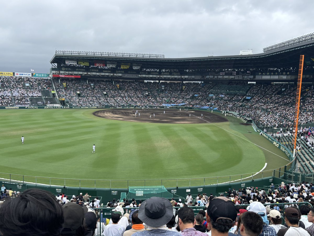 shoyu0701's tweet photo. 球場着いて20分くらいでHR2本出てるし3対3になってるし、こんな打ち合いになるものだっけ https://t.co/GlRRTCuc1T