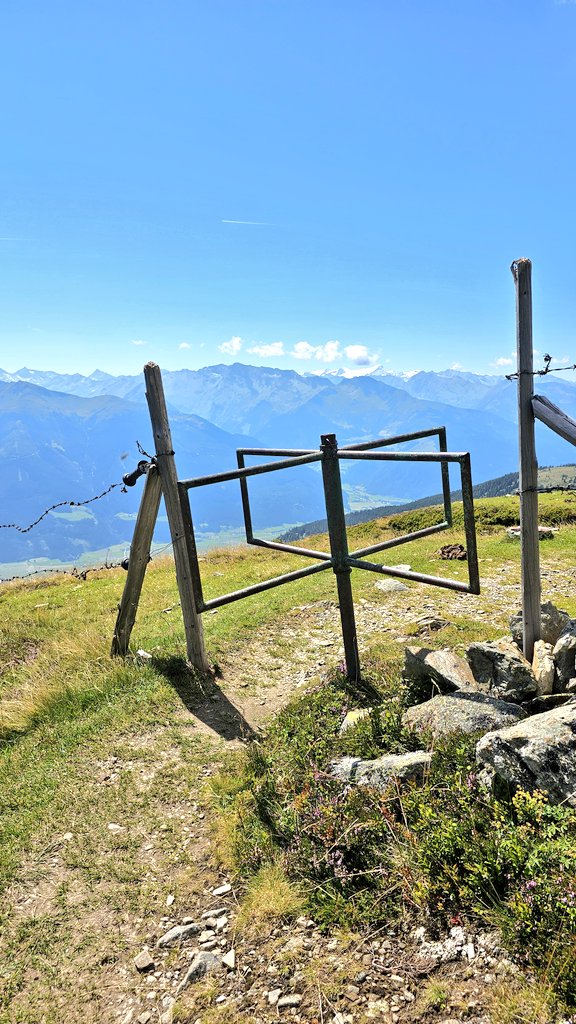 HikingManchest1's tweet photo. @LakesStiles @LordOrk @tismenic70 @Soapy_Wit_Tank @ceadela @CharlesBewley2 @LansdellMum @Yeti98_ @RuthRendell1 @tutty352 Good morning. A high level turnstile in the Eastern Alps 🇦🇹
#AllMetalMonday https://t.co/XSyeg2e407