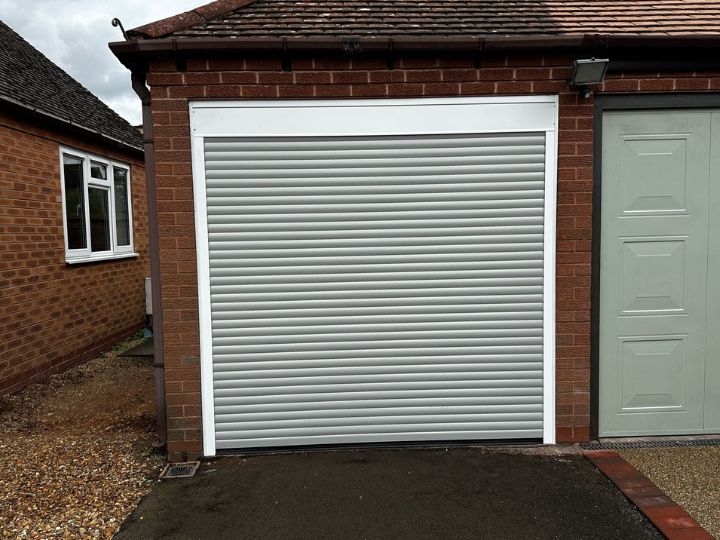 PriorProducts1's tweet image. A recently completed installation of a high-quality roller garage door in Mickleton, Gloucestershire. 
#PVCuWindows #rollerdoor #HomeImprovement #Warwickshire #PriorProducts #compositedoor #priorproductsoffer #cotswoldliving #cotswoldwindowsanddoors #PVCu