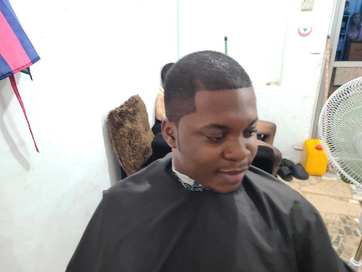 Kola_Emmanuel01's tweet photo. ✨ Transform Your Vibe at Doxa Unisex Salon! ✨
💇♀️ Stunning Haircuts | 💅 Flawless Nails | 👂 Trendy Piercings | Females making
📍 Noforija, opp. Town Hall, beside LASUED
📞 Call/WhatsApp: 08154452230 or 07049105327
💥 Book today for a bold new you!
#DoxaSalon #SlayYourWay https://t.co/0f8ChZFsfX