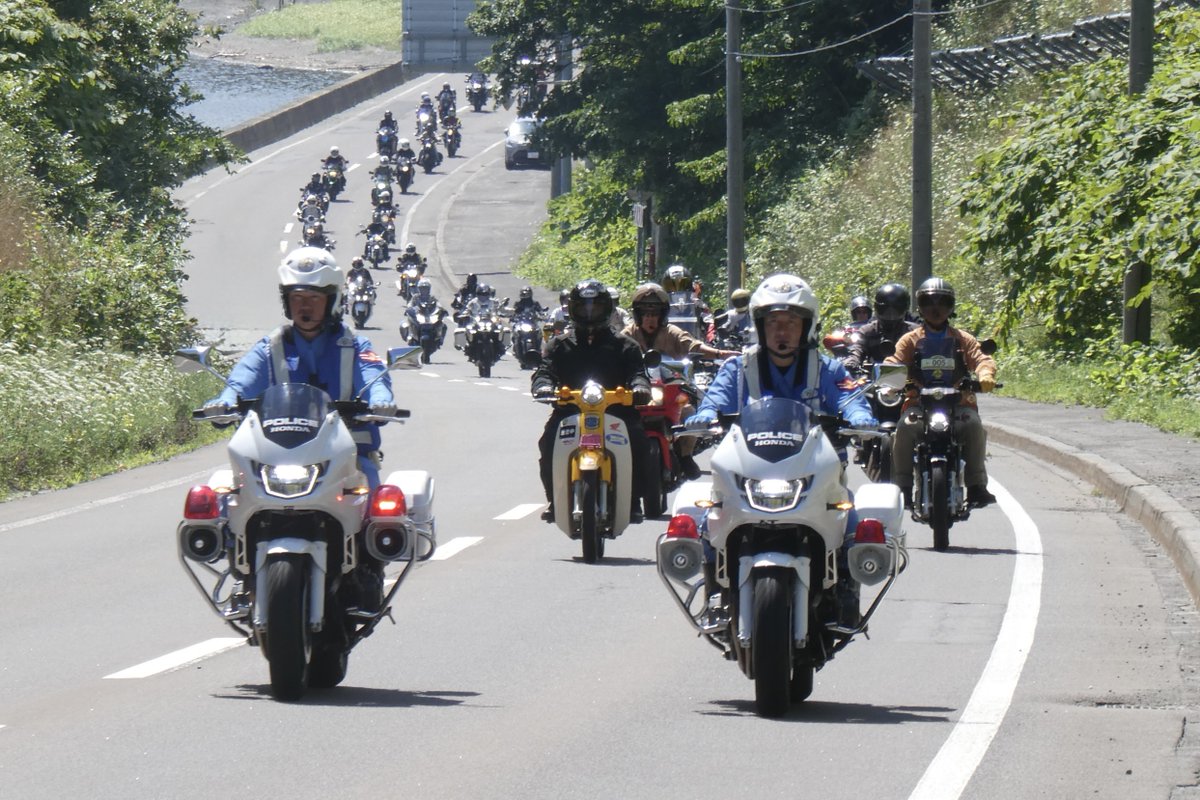 ridersmeeting's tweet photo. 【第31回ライダーズミーティングin寿都】終了報告
無事に二日間終了しました。前夜際は57名参加、交通安全パレードはバイク43台＋白バイ2台でした。寿都町、寿都警察署、北海道警察函館方面本部、振興公社などの皆様のご協力に感謝します。 https://t.co/m7RyuzuDWI
