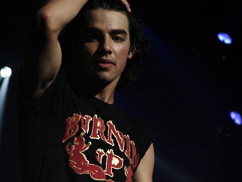 LeahEchelon's tweet photo. Joe Jonas aged like fine wine https://t.co/BiL3dHFGlP