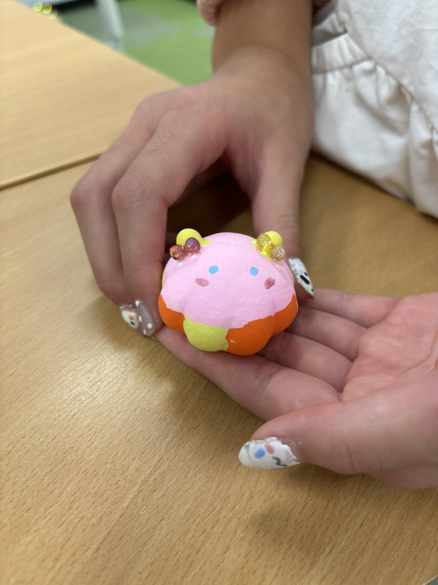 parakoko5's tweet photo. 本日幼魚屋さんにて開催中の張り子絵付けワークショップ🐙⋆*たくさんの素敵な張り子を作っていただいています✨️
@yogyo_aquarium https://t.co/dUPozydeqS