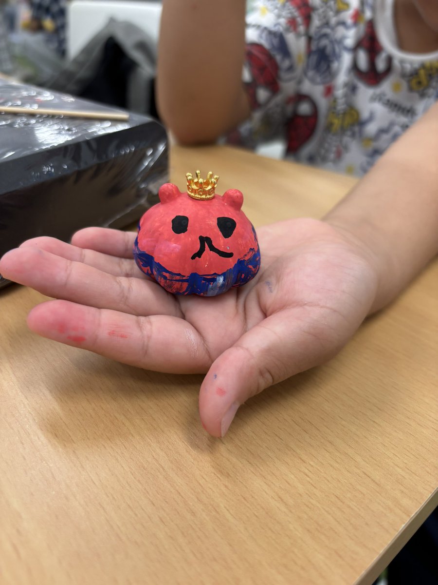 parakoko5's tweet photo. 本日幼魚屋さんにて開催中の張り子絵付けワークショップ🐙⋆*たくさんの素敵な張り子を作っていただいています✨️
@yogyo_aquarium https://t.co/dUPozydeqS