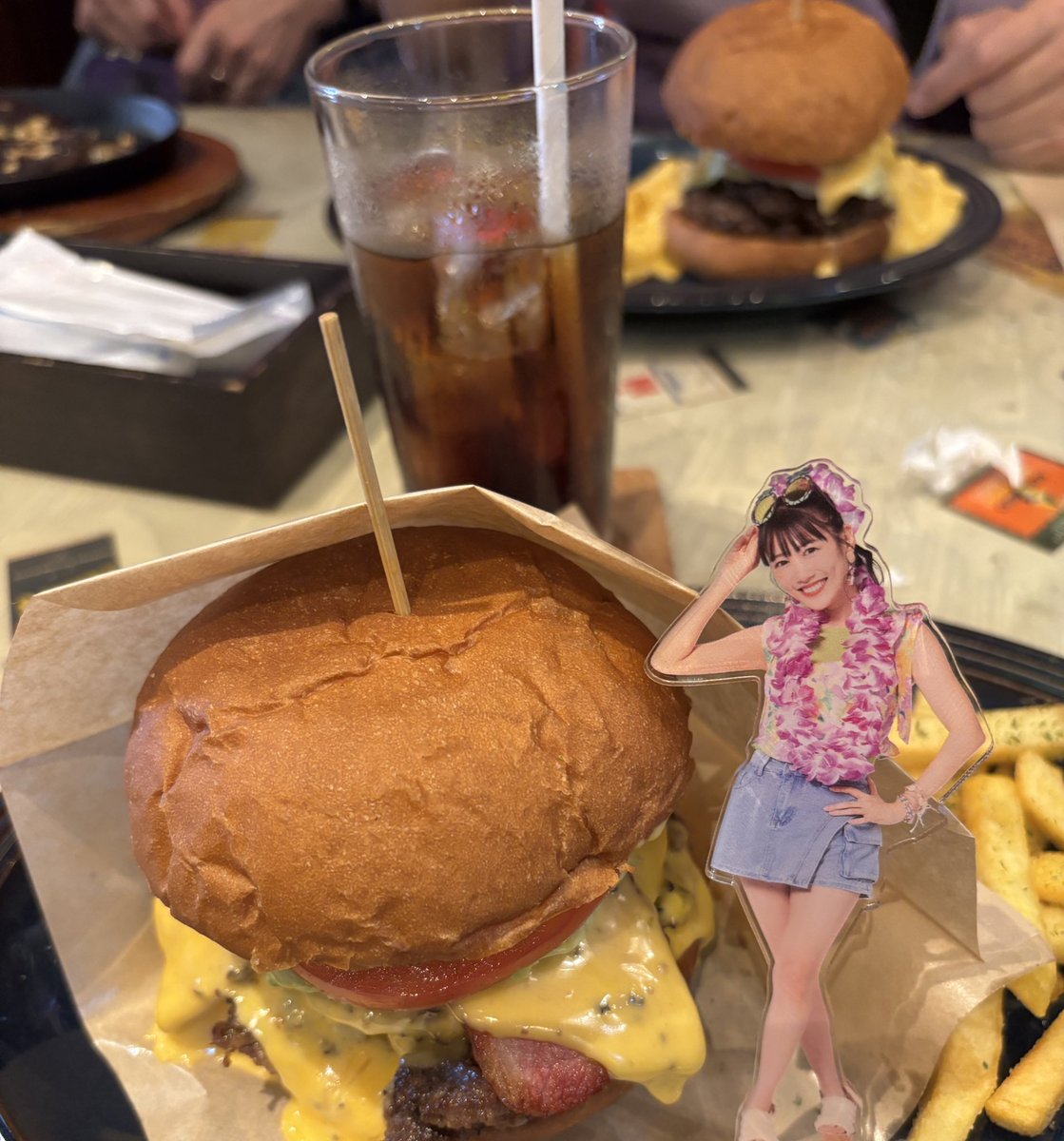 yu5691's tweet image. お昼に
横浜バーガー！

うまい！！

#推しSta
#高城れに
#FlashbackCafe