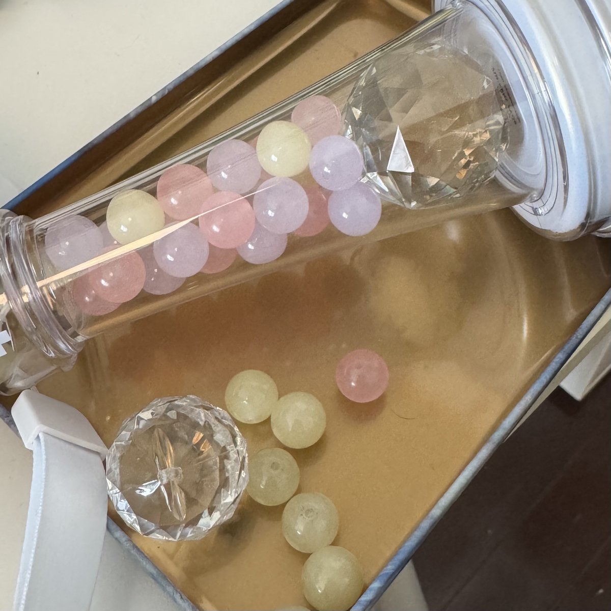 私はちゃんとした大人なのでILLITペンライトのデコを瑪瑙の天然石