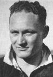pettore's tweet photo. Lost his life this day 11th.August 1940.

PO. Donald Gordon Cobden.

New Zealand One of THE FEW.
https://t.co/u6xHIIbAs1
He was a fine rugby player and played for the All Blacks.
In combat between Spitfires and 40 Me110s he was shot down and killed. https://t.co/IMMl4USCDn