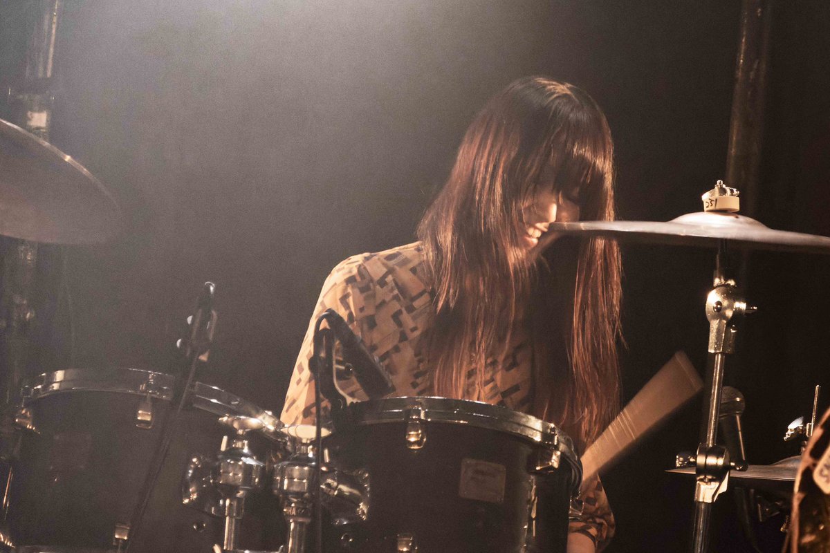 FOOLA 
2025.8.9 下北沢Club251
GLIDER SUMMER SPECIAL 2025

ご来場ありがとうございました。
共演者みなさん、お馴染みの顔ばかりで楽しかったですね。

会場では出演者のみんなで選んだ「思い出の夏の曲」が流れていて、夏の風情があって楽しめましたね。

photo by <a href="/akimusicphoto/">Aki（Akiko Sakuragi）</a>