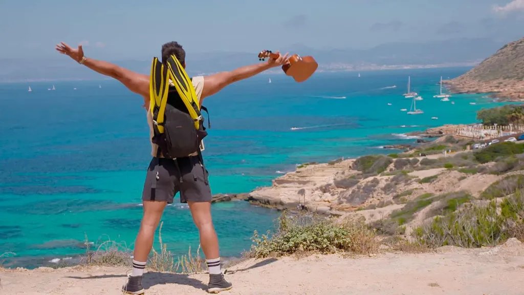 BRI-LLAN de nuevo las mañanas viajeras de <a href="/cuatro/">Cuatro</a> promediando un 9% de cuota, líder de las cadenas privadas:

🚁 El doble de #VolandoVoy 7.8% y 9.4%

💼 El doble de #ViajerosCuatro 9.9% y 8.3%

#QueVivaLaTele #Audiencias