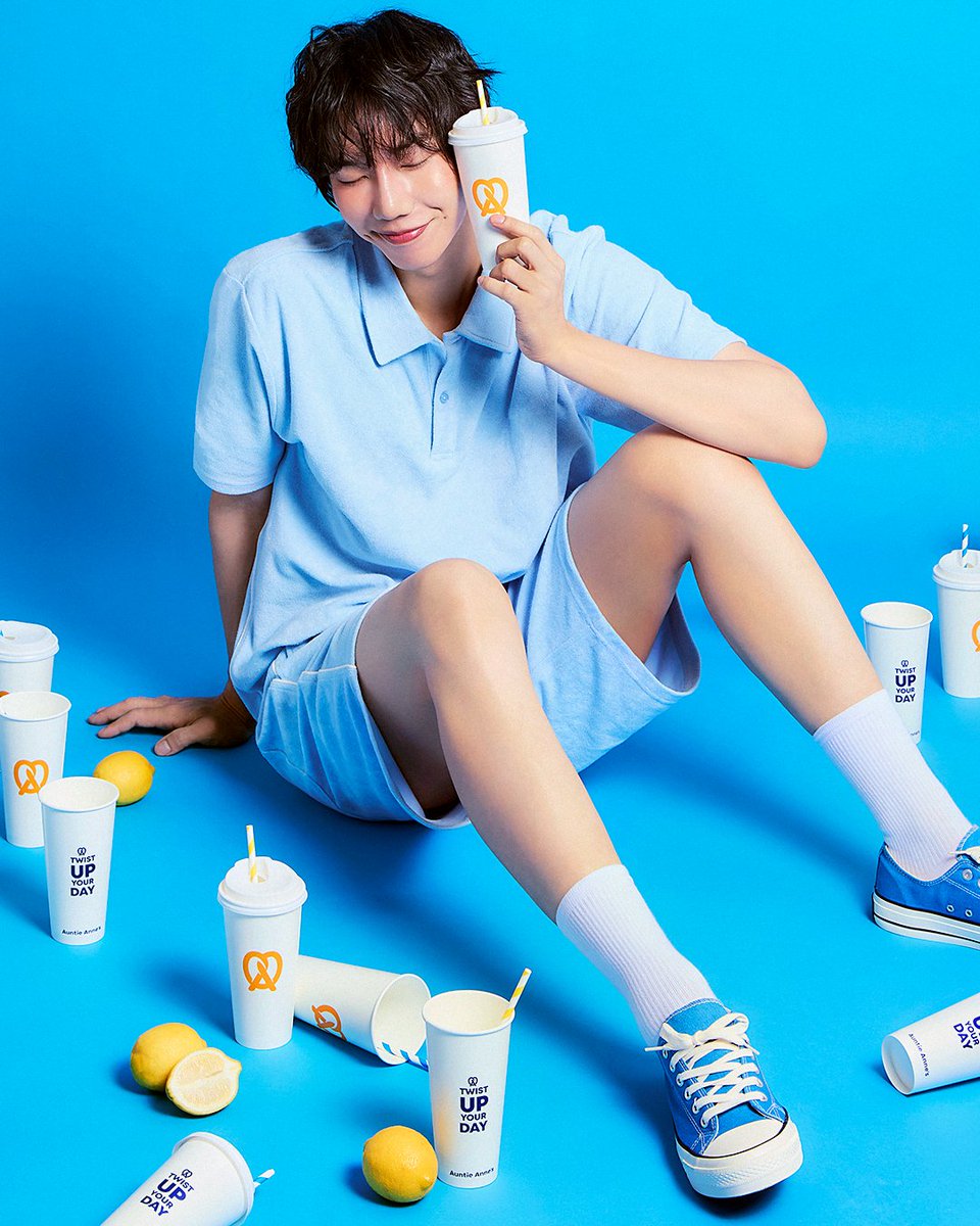 한 번 시작하면 멈출 수 없어요.
매일 마셔도 질리지 않는 무한흡입 무탄산 레몬에이드.

여름 더위엔 앤티앤스 레몬에이드가 딱!

#앤티앤스 #앤티앤스프레즐 #음료 #여름 #에이드 #무탄산