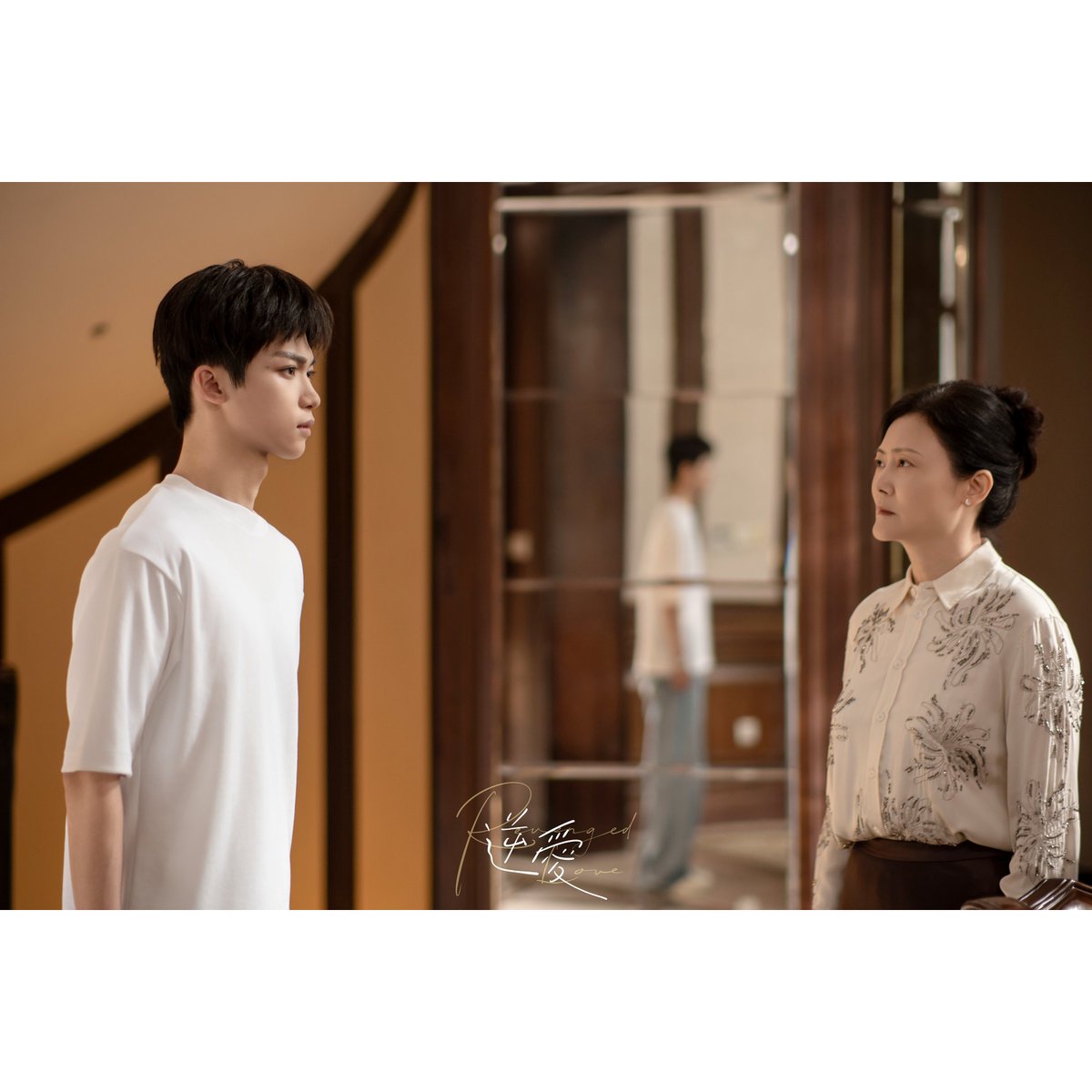 RevengedLove_'s tweet photo. 放棄吧——沒你他能更享榮華；
妥協吧——你不過微霞；
認了吧——低頭就能了無��掛；
接受吧——何必放不下。

可我偏不！
我也想要好好去愛他，
用盡全力把他帶回家。
歲月靜好時，做他臂彎里的花；
風起雲湧時，為他破浪踏天涯。
#逆愛 #柴雞蛋 #吳所畏 #梓渝 #池騁 #田栩寧 #郭城宇 #展軒 #姜小帅 #刘轩丞 #RevengedLove #Wusuowei #Chicheng #GuoChengyu #JiangXiaoshuai #BL #boyslove