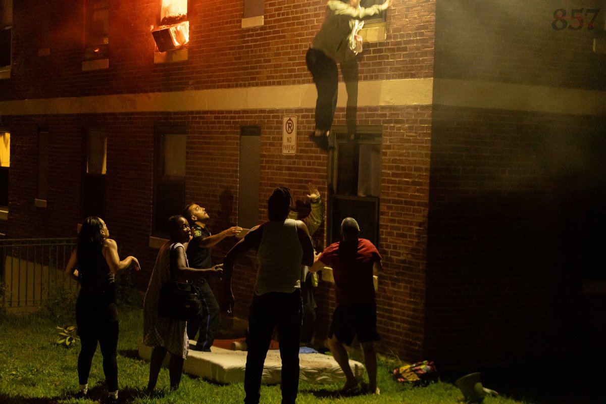 857_Fire_Photography tweet media