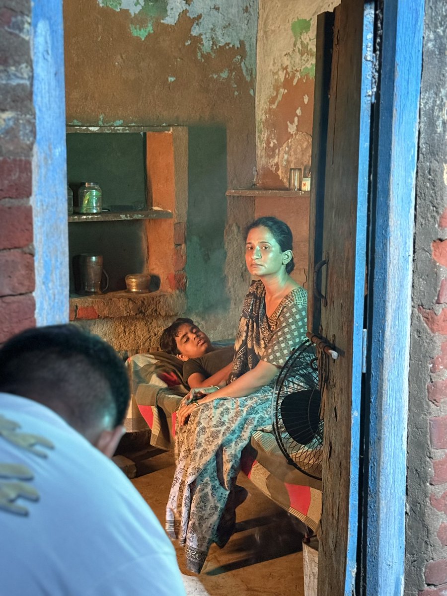 ArjunSinghFilms's tweet photo. 🎬‘बंधुआ’ – एक संवेदनशील कहानी उम्मीद और आज़ादी की।

शूटिंग कंप्लीट।थैंक यू ऑल टीम! 🥰👊 https://t.co/84fiBIq2FT