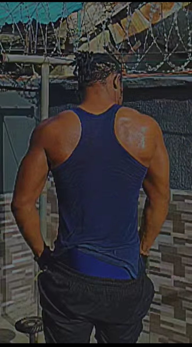 Bekeebio's tweet photo. Choose your slide in peace 😉😜 
#workout #workoutmotivation #homeworkout #fitnessaddict #FitnessMotivation #gymlife #Backshot https://t.co/huJCIHdrtW