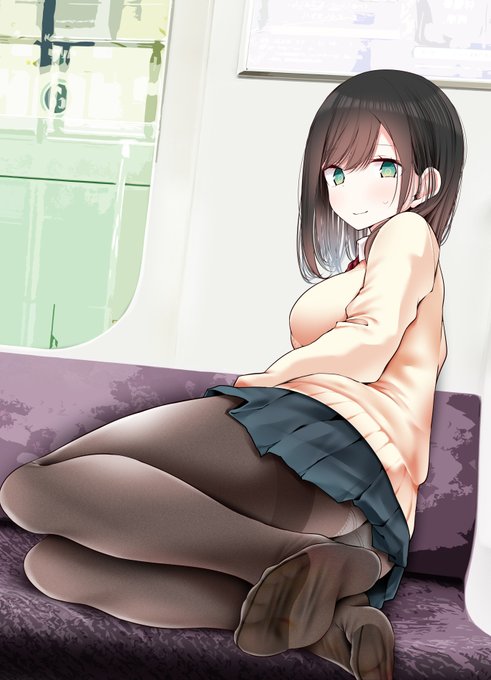 通勤電車でこっそり見せつけてくるJKちゃん 