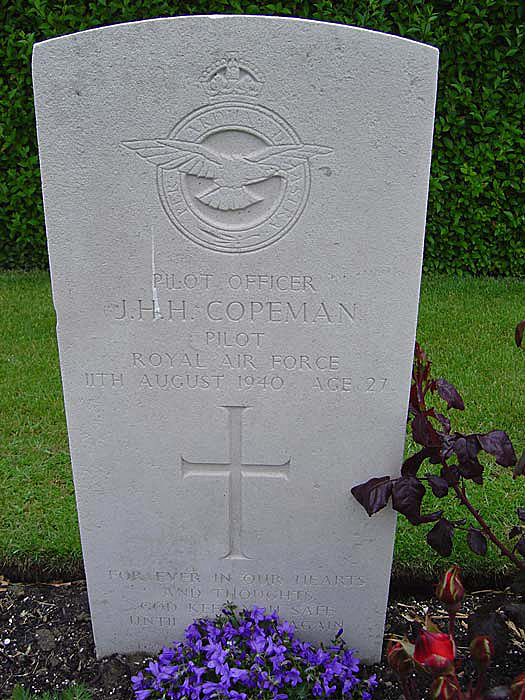 pettore's tweet photo. Lost his life this day 11th.August 1940.

PO. Jack Harry Hamilton Copeman.
One of THE FEW.
https://t.co/PKyyiqqroh
Shot dow in combat and killed off Margate in his Hurricane
Age 27. https://t.co/lA826t37eV