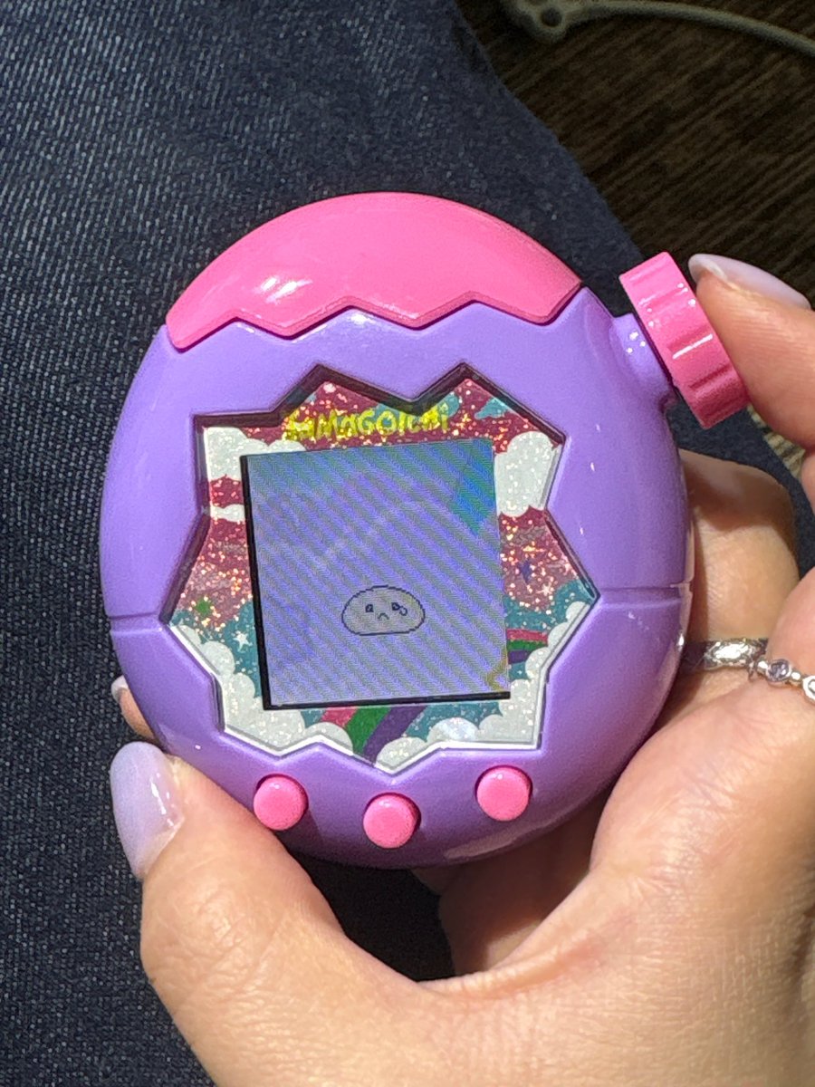 katarineyu's tweet photo. I’ve officially become the mother of this tiny, pixelated life. I gave it three meals, yet it still cried. Six meals later… it was suddenly giggling like nothing happened. https://t.co/HLfGSEvbCh