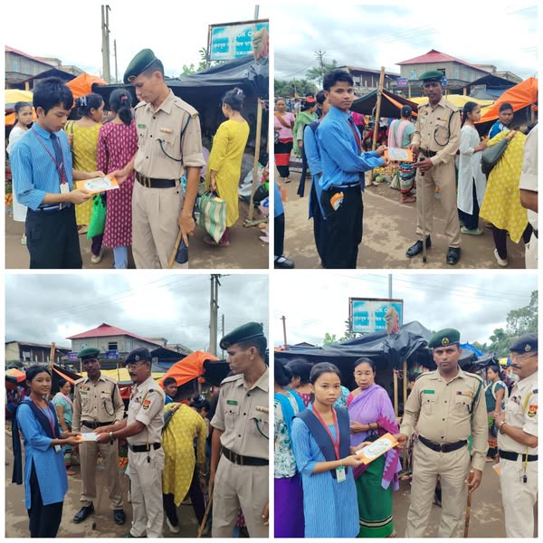 ERO_karbook's tweet photo. Letters handed over to the SDPO, Karbook and Police personnel of Karbook Sub Division by the students of various schools such as Ashram School, Karbook Panjiham HS School on 08.08.2025 as part of Har Ghar Tiranga Campaign 2025.

@mygovtripura 
@DmGomati 
#HarGharTiranga2025 https://t.co/pvgwH9Ij4k