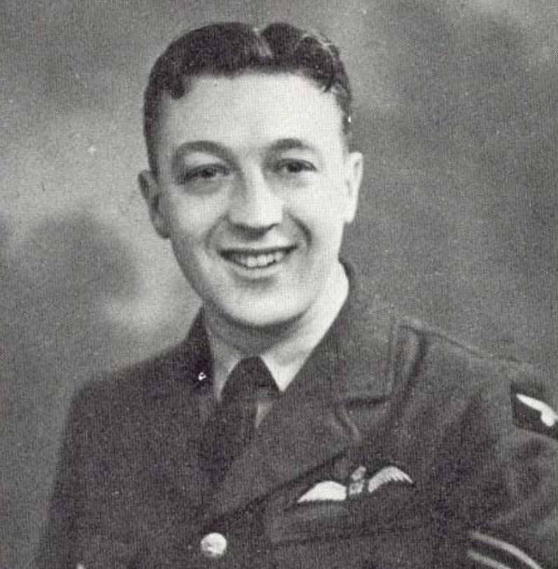 pettore's tweet photo. Lost his life this day 11th.August 1940.

Sgt. Robert Black Sim.
One of THE FEW.
https://t.co/m2ZwnfYTup

He failed to return from a combat off Margate in his Hurricane. https://t.co/Elb6My1S6d