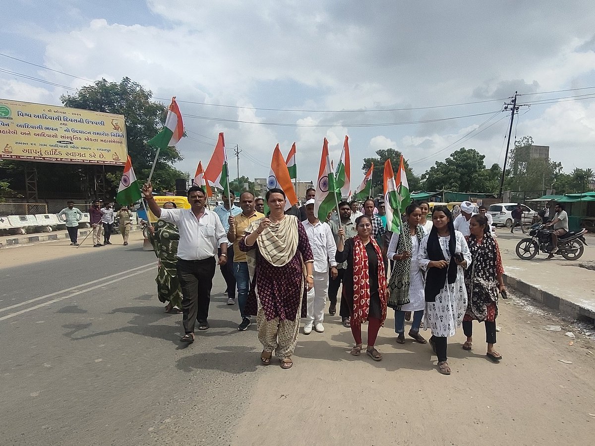 આજરોજ શેઠ કે બી વકીલ વિવિધલક્ષી વિદ્યાલય થી ગાયત્રી મંદિર સુધી તાલુકા વહીવટી તંત્ર દ્વારા તિરંગા યાત્રા નું આયોજન કરવા માં આવ્યું 
<a href="/CMOGuj/">CMO Gujarat</a> <a href="/InfoGujarat/">Gujarat Information</a> <a href="/CollectorPatan/">Collector Patan</a> <a href="/DDO_PATAN/">DDO PATAN</a>