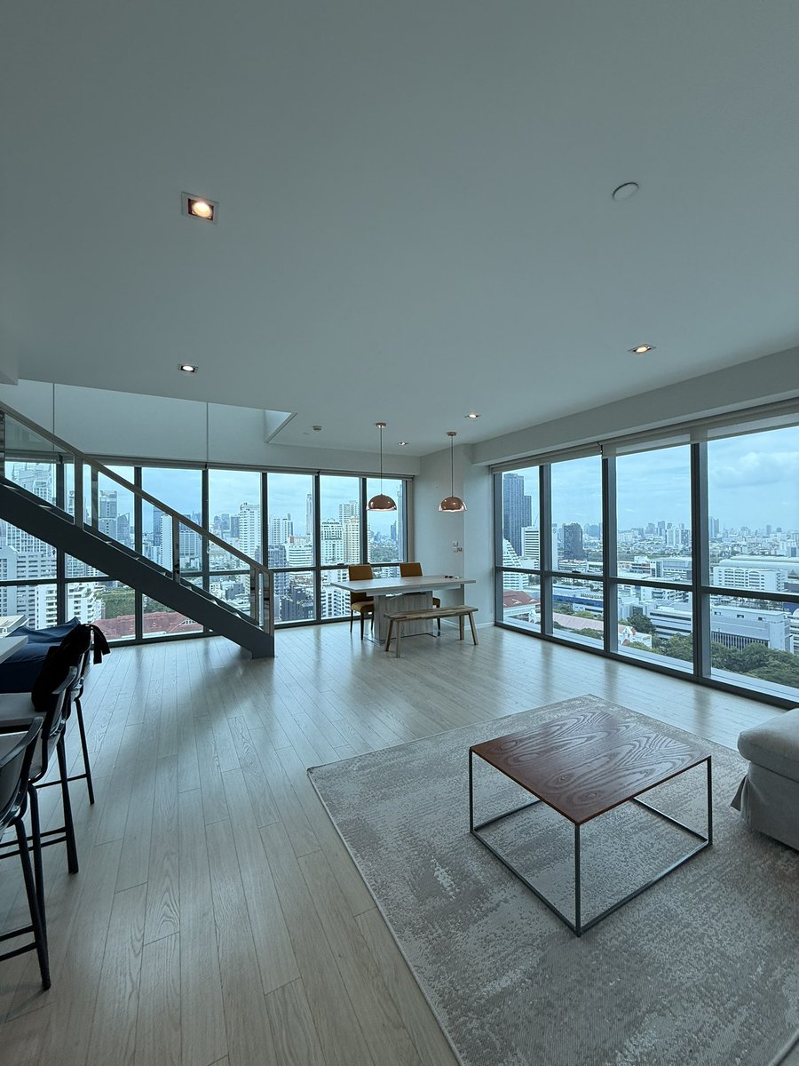 iamabsinthe tweet media