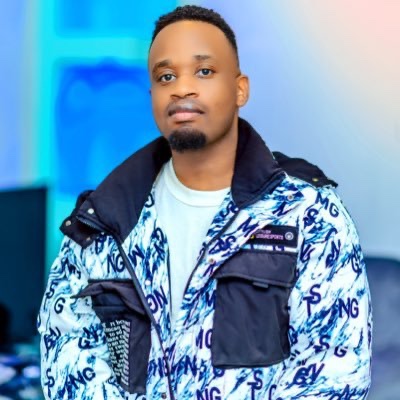 Amakuru wumva ahwihwiswa aravuga ngo yazize iki uretse biriya byo gusambanya abana ba bahungu ?