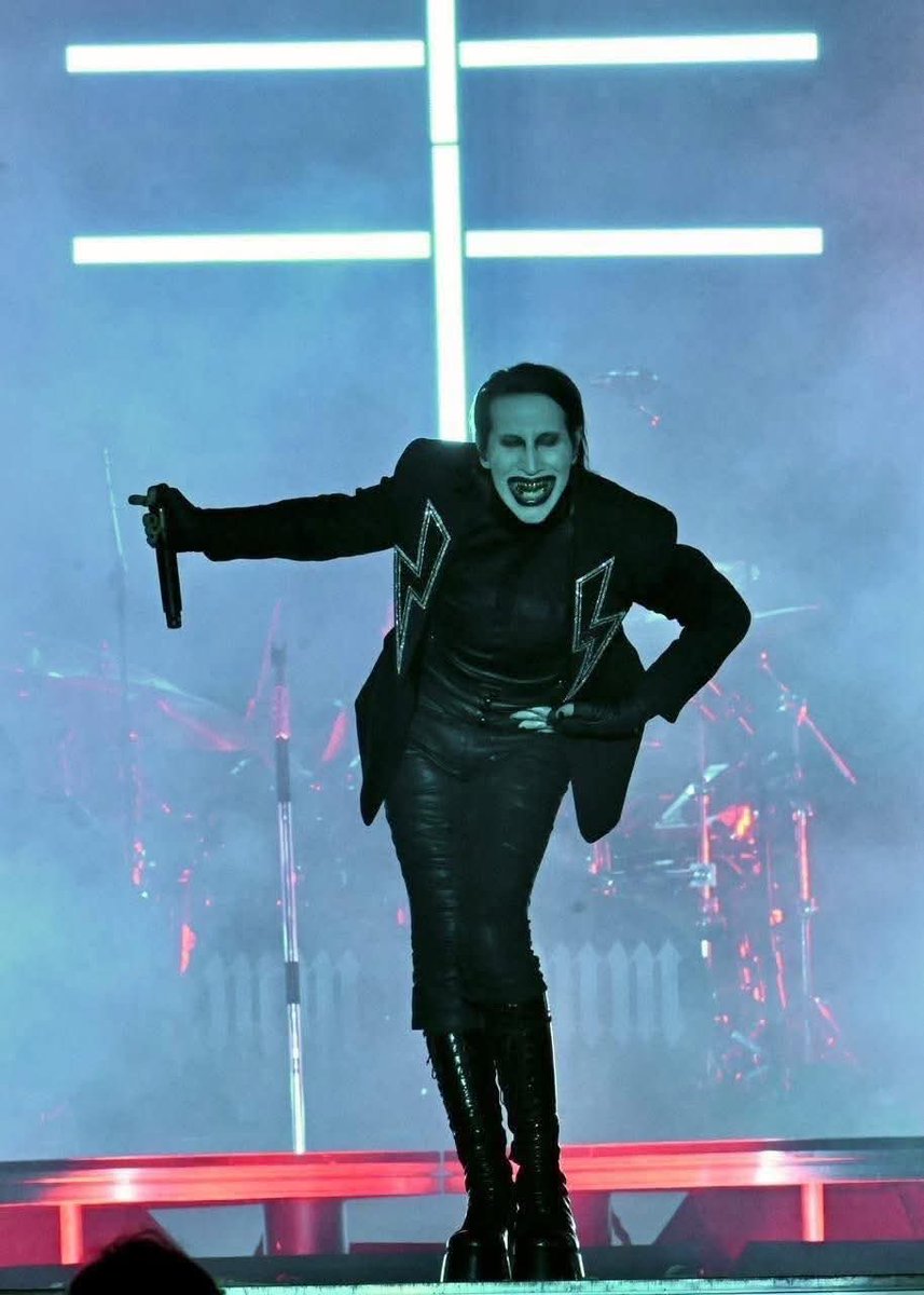 RaulGtzNR's tweet image. EL CONCIERTO QUE CAUSÓ POLÉMICA 

El concierto más mediático, polémico y controversial del año se llevó acabo esta noche ¡Marilyn Manson en  San Luis Potosí! 

Y es que, pese a que la comunidad católica no quería que se presentara en la feria del estado potosino, Marilyn Manson