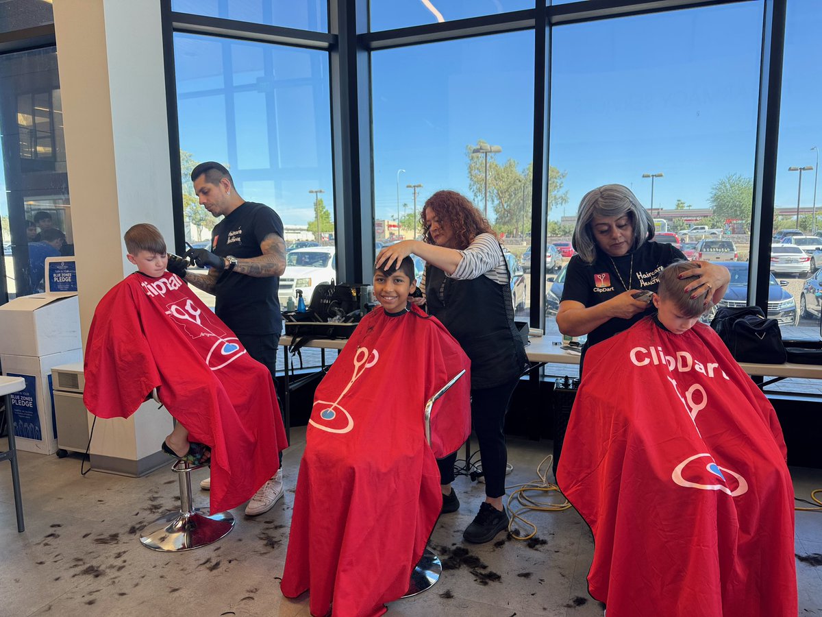 WE GAVE NEARLY 80 FREE CUTS AT <a href="/NOAHHELPS/">NOAH</a>’s Community Care Day‼️

This event went beyond cuts—providing essentials like diapers, school supplies, food, health resources, &amp; more to uplift our community! We’re deeply grateful to everyone whose dedication turned care into impact 👏