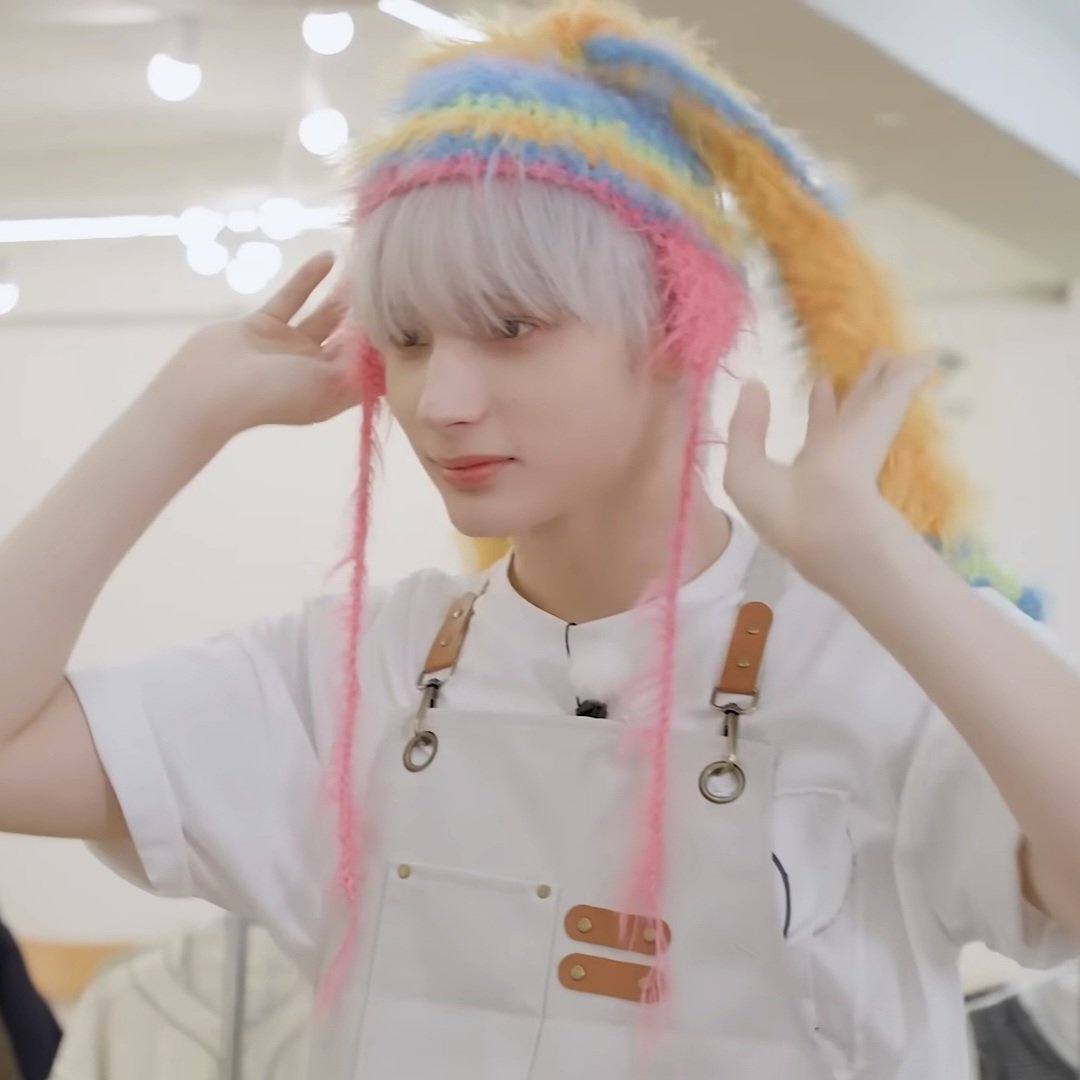 와 어제 못보고 이제 봤는데 휴닝이 너무 귀여움..ㅜㅜㅠ