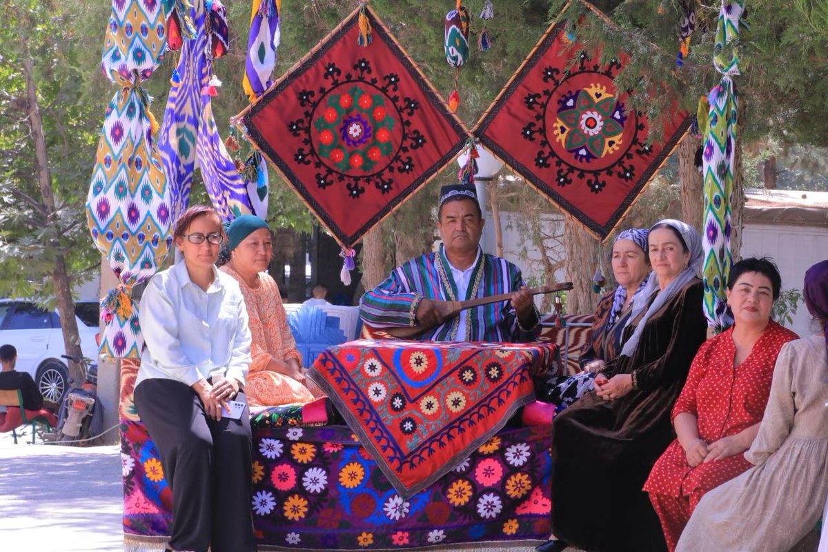 Boysun tuman Madaniyat markazida "Umummilliy birdamlik"loyihasi oʻtkazildi.

Loyihada turli millat va elat vakillari, mahalla faollari, jamoat tashkilotlari vakillari, folklor jamoalari ishtirok etishdi.