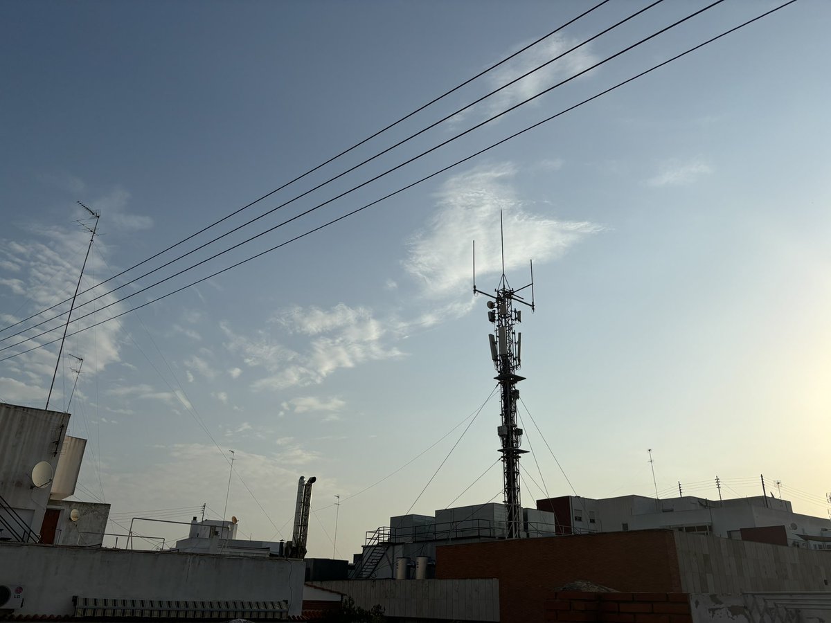 isefran79's tweet photo. Buenos días ☀️
Otra #torretelefonica https://t.co/NO0YiKhOpe