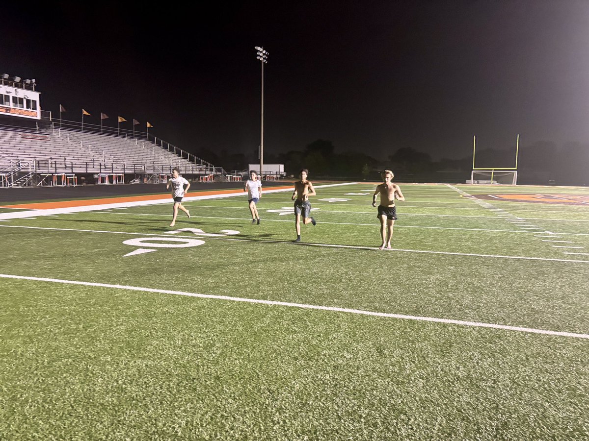 Shepardtfxc's tweet photo. The Astro boys XC team had their annual midnight madness 2-mile time trial practice under the lights to kick off the 2025 Fall season! https://t.co/w06Jf5KOo1