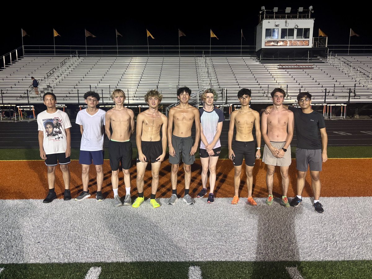 Shepardtfxc's tweet photo. The Astro boys XC team had their annual midnight madness 2-mile time trial practice under the lights to kick off the 2025 Fall season! https://t.co/w06Jf5KOo1