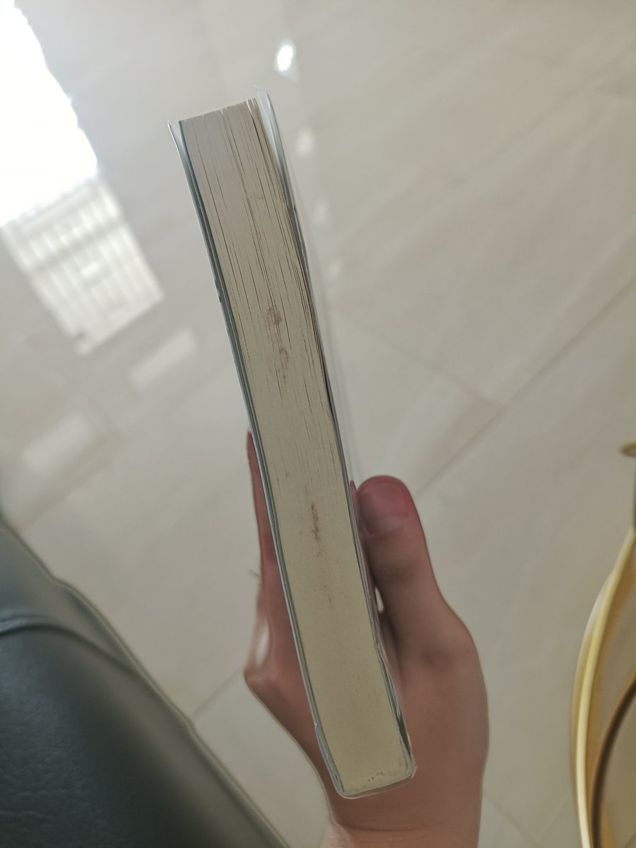 wts want to sell novel preloved thriller misteri / teka teki rumah aneh, good condi cuman ada sedikit bercak di sisi buku sisanya masih kinclong only 65K 😻

ayo siapa cepat dia dapat! 
bisa oren 🍊

#novel #prelovednovel #book