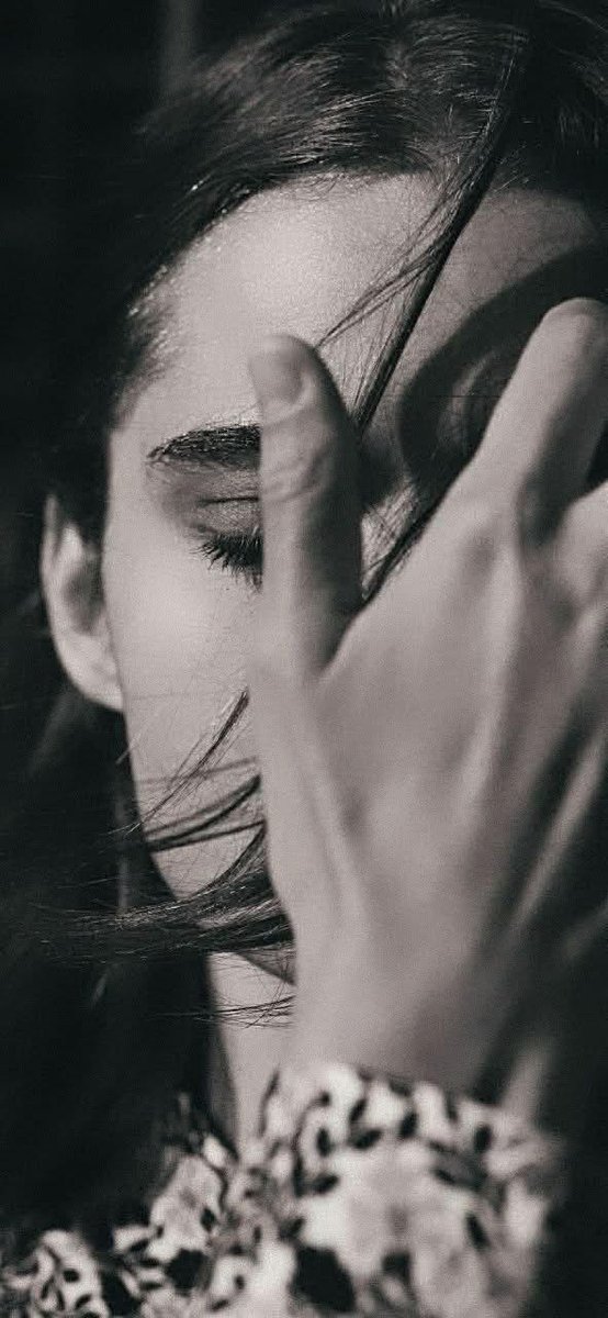 Vataneski38108's tweet image. ....... 
Mahreminde taşır sevdasını seven..   
Herkes görsün kirlensin istemez ,

Çünkü......🫶

Sevda sevilenin sevene emanetidir !!..🌹

#Mstf

💃....