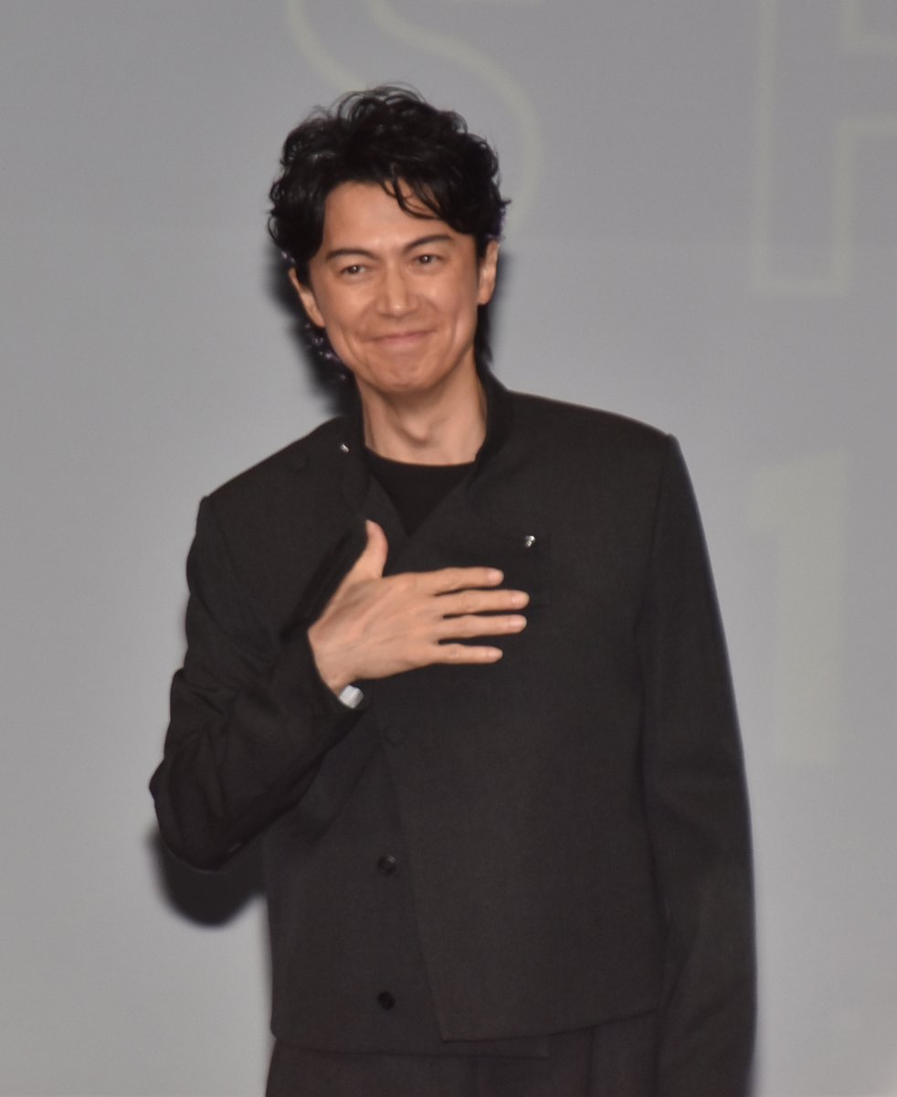 ORICON NEWS(オリコンニュース) (@oricon) on Twitter photo 福山雅治、ぶっつけ本番のマジック大成功でド派手に登場✨️
『ブラック・ショーマン』劇中でも難なく習得して難易度急上昇 監督が笑顔「うれしい誤算」
oricon.co.jp/news/2400234/?…
#福山雅治 #ブラック・ショーマン <a href="/blackshowman_mv/">映画『ブラック・ショーマン』公式</a> @bros_1991 福山雅治、ぶっつけ本番のマジック大成功でド派手に登場✨️
『ブラック・ショーマン』劇中でも難なく習得して難易度急上昇 監督が笑顔「うれしい誤算」
oricon.co.jp/news/2400234/?…
#福山雅治 #ブラック・ショーマン <a href="/blackshowman_mv/">映画『ブラック・ショーマン』公式</a> @bros_1991