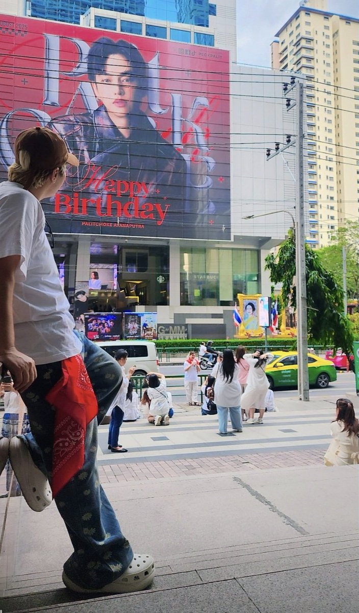 piggy_702's tweet photo. ฉันยังเป็นคนที่รักเธอหมดใจ

ฉันยังได้แต่คิดถึงเธอเรื่อยไป

ฉันยังดูรูปถ่ายที่เราชิดใกล้อยู่ทุกวัน

ฉันยังรอคอยให้เธอนั้นกลับมา 
รออยู่นะสุดหล่อ 🦋♥️  @peckpalit #เป๊กผลิตโชค #PeckPaLitChoke https://t.co/GrZqDv7Bzs