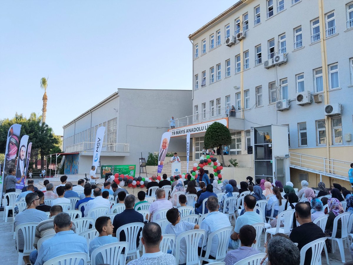 📌 Yaz Etkinlikleri Ziyareti

AGD Genel Merkez Ortaokullar Komisyon Başkanımız Hüseyin Emre Erdem, Mersin Şubemizin düzenlediği Yaz Etkinlikleri Şöleni programına katılım sağladı..👍🏻

#AGDYazEtkinlikleri
#YazBizimleBirBaşka
#AğacınKöküEminEllerde
#BuYazıSeninleTadilEdiyoruz