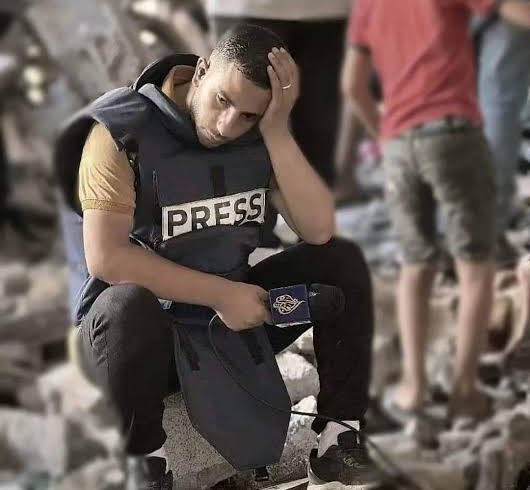 "Size vasiyetim: Ne zincirler sizi sustursun ne de sınırlar sizi durdursun.
Ülkemizin ve halkımızın özgürleşmesi için köprü olun ki, onurlu ve özgürlük dolu bir güneş topraklarımıza yeniden doğsun."
...