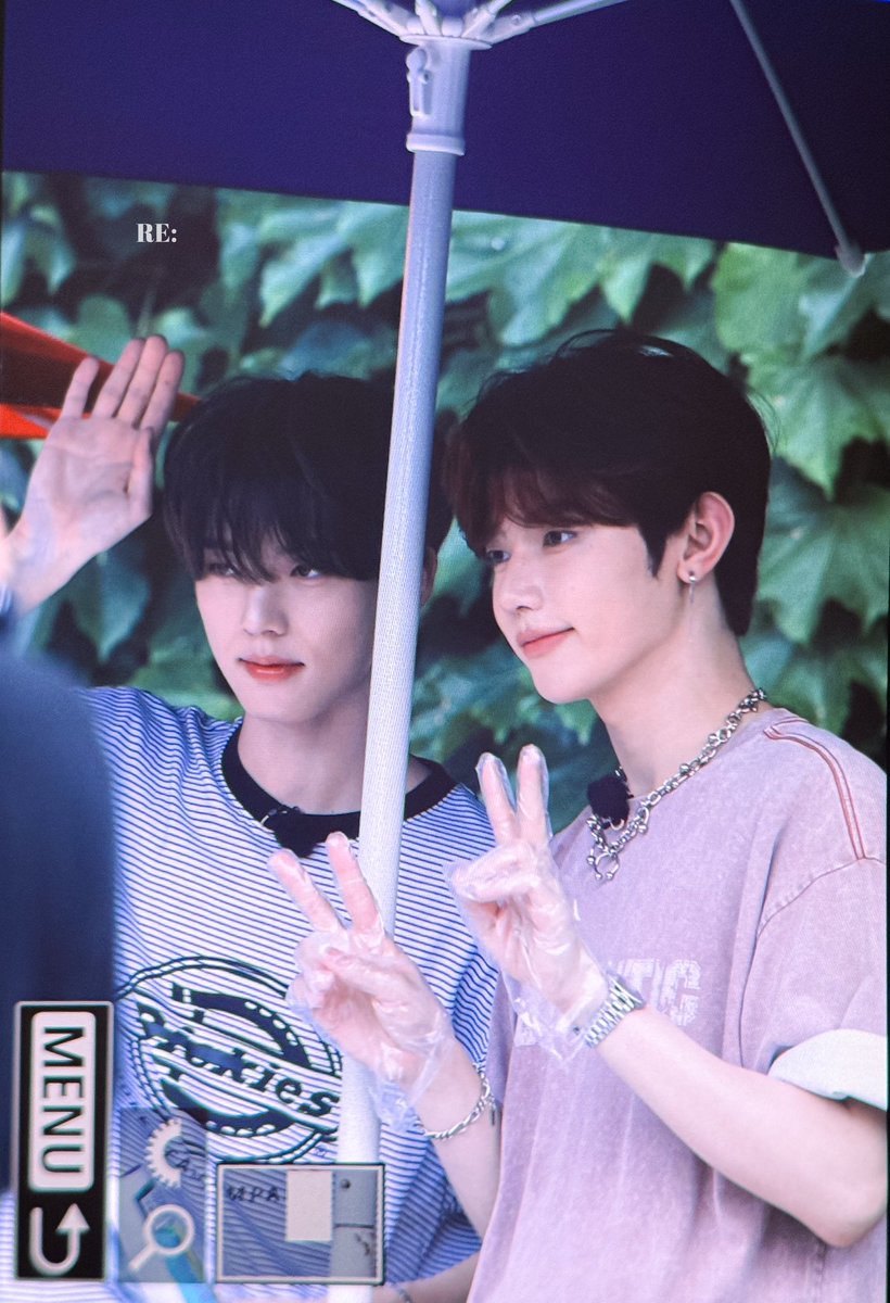 repeatplay_zh's tweet image. 250811 반짝투어 팝업

예뽀니 눈빛ㅠㅠ

#장하오 #章昊 #ジャンハオ #ZHANGHAO #ZB1 #ZEROBASEONE #제로베이스원