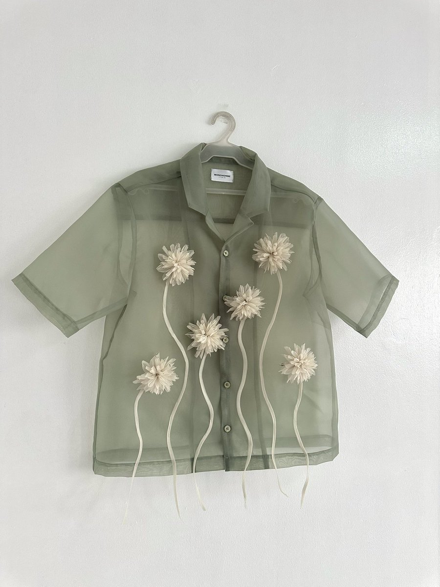 mikayl___x's tweet photo. Sage green dahlia button down anyone? https://t.co/HrRFjUJFwt