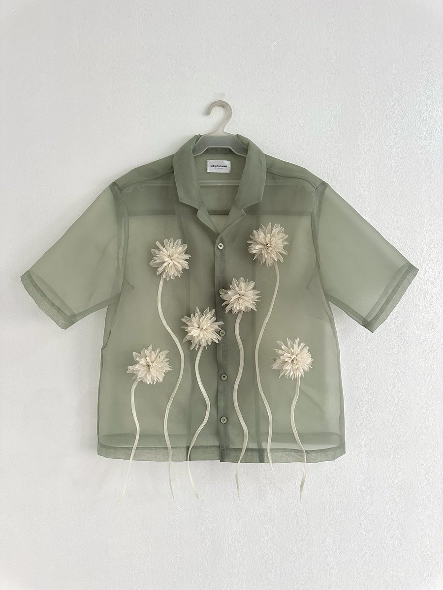 mikayl___x's tweet photo. Sage green dahlia button down anyone? https://t.co/HrRFjUJFwt