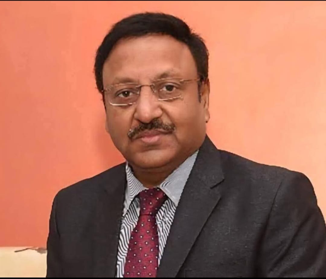 இந்தியாவில் எல்லா மாநிலத்திலும் வாக்காளர் பட்டியலில் போலிவாக்காளரை சேர்த்து உண்மை வாக்காளர்களை நீக்கிய திருடன் இவன்தான்.
இவனைக் கைது செய்து சிறையில் அடைக்க வேண்டும்.
#Votechori