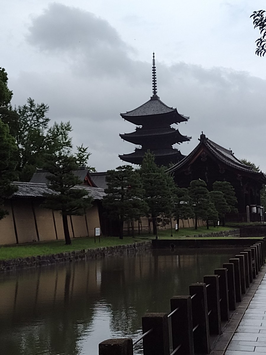 pepperpolice's tweet photo. 東寺の五重塔。小学校の修学旅行が奈良・京都だったが、東寺訪れたっけ?遠い昔過ぎて思い出せない。
 #京都  #東寺  #五重塔 https://t.co/TRVKtLIi3B