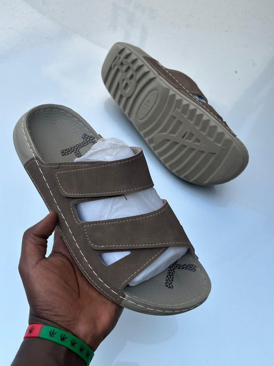 Hallo 🤗 

Men's sandals available 😍 

100,000

WhatsApp 0726400080
#ElysianFeetFits