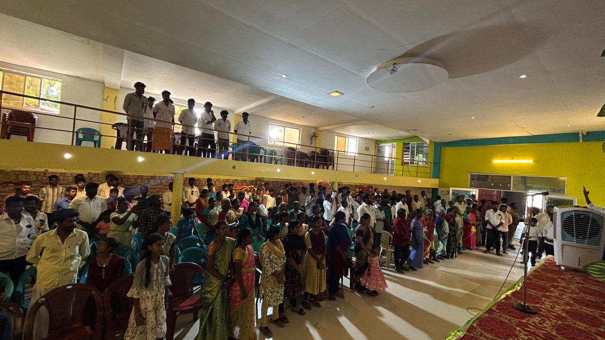 TVK_DGL_East's tweet photo. #மக்கள்விரும்பும்முதல்வர்வேட்பாளர் #தமிழகவெற்றிக்கழகத்தின்தலைவர் #தளபதி* அவர்களின் அறிவுறுத்தலின்படி,

*நேற்று (10.08.2025),*

*இரண்டாவது மாநில மாநாடு வருகின்ற (21.08.2025) வியாழக்கிழமை அன்று மதுரையில் நடைபெற உள்ள நிலையில்,*

வேடசந்தூர் RMTC டெம்போ எதிரே உள்ள ரக்சனா மண்டபத்தில் https://t.co/X3JIiS8DeP