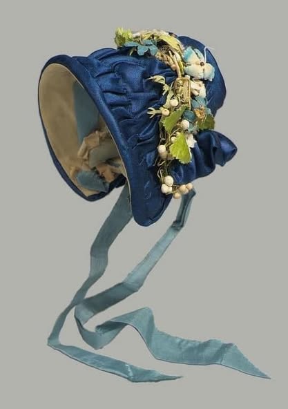 TheScribblerCMB's tweet photo. Can you see our Margaret in any of these? 🤔😍

#Hats #History #Bonnets #Victorian #Fashion #FashionHistory #MargaretHale #NorthAndSouth https://t.co/5kxBQgDrMh