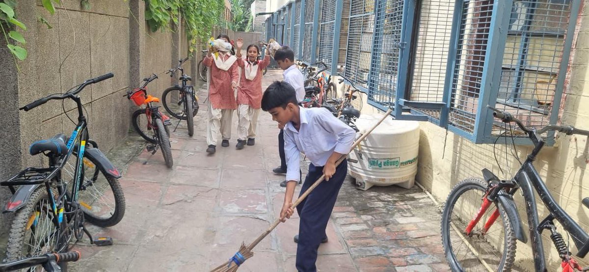 GCoEdSS1618067's tweet photo. Clean school, healthy minds! 🧹✨ Our cleanliness drive at Vikas Nagar School covered every corner—inside &amp; out. Let’s keep the spirit alive! #SwachhBharat #CleanlinessDrive #hargharswachhata
#HarGharTiranga2025
@SCERT2021 @RituPuri22 @Dir_Education https://t.co/u8v1EPfHb2