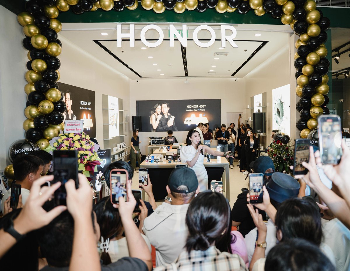 HONOR fans, we did it together! 🙌

The 𝐇𝐎𝐍𝐎𝐑 𝟒𝟎𝟎 𝐏𝐫𝐨 𝟓𝐆’s First-Day Sale was a hit — and now it’s officially available nationwide for only ₱32,999!

Get your hands on the #HONOR400Pro5G, available at HONOR Stores and Official Online Stores — @shopee_ph,